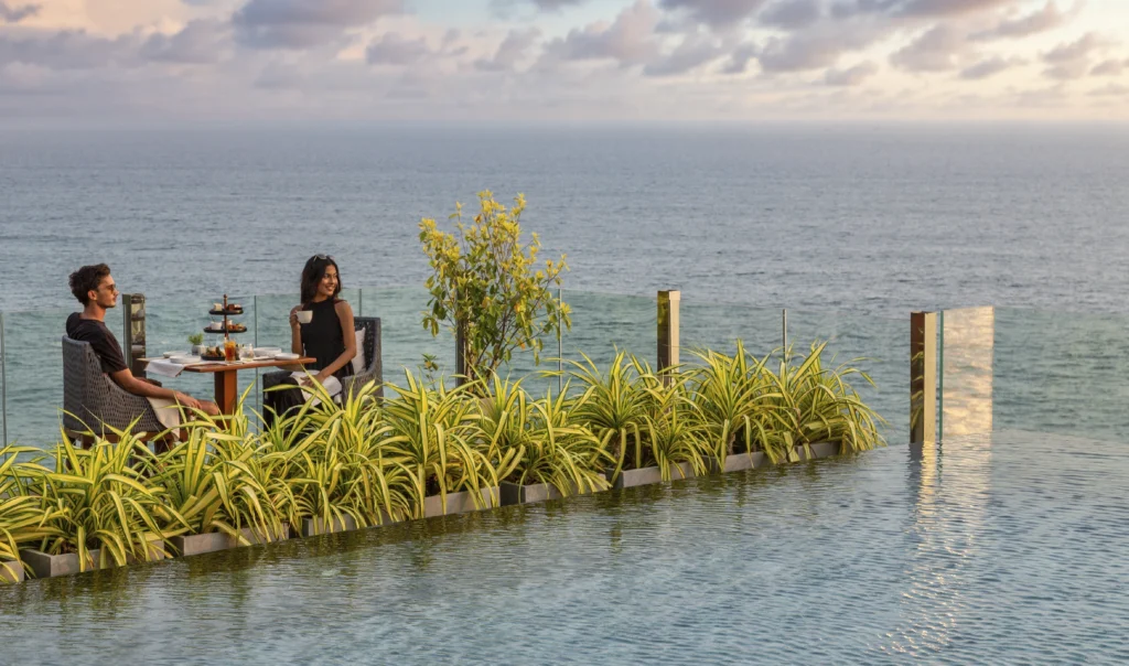 Crystal Sands hotel beside the ocean